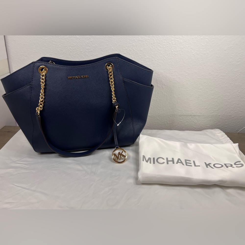 NWT MICHAEL KORS Jet Set Large Saffiano Leather Shoulder Bag in Navy Blue